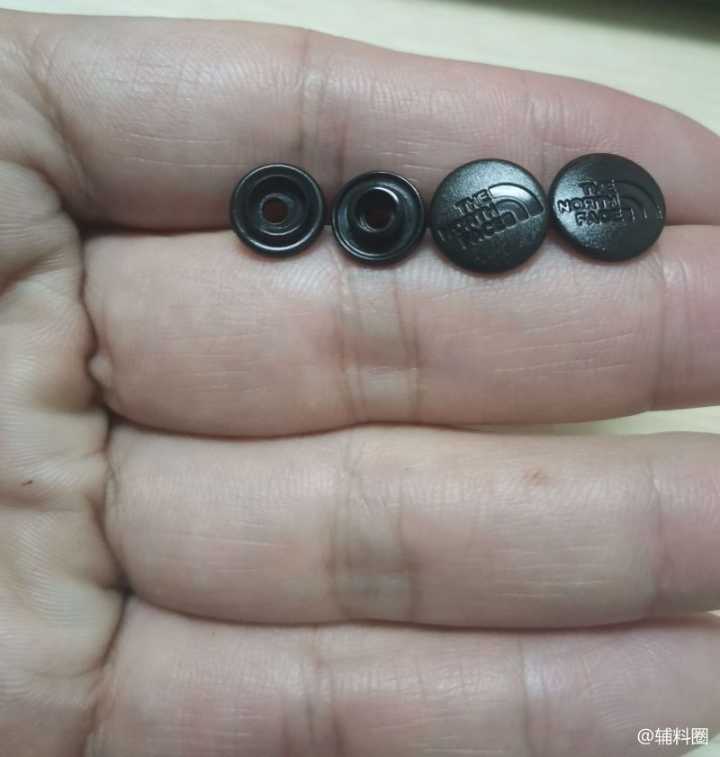 各种金属服装扣，订，四合扣，登山扣，四爪钉，铜管，专业品质