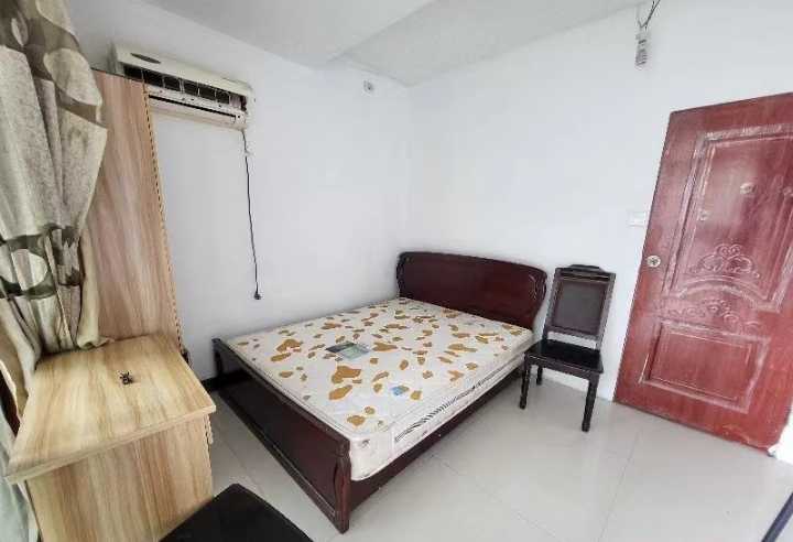 房东直租，房间光线好 通风好 环境好 有电梯有阳台晾衣服