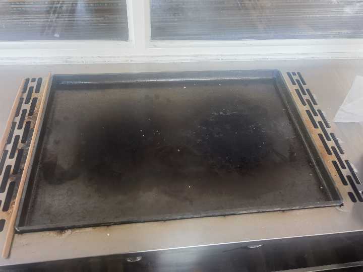 电动餐车一台9成新 长3.6x1.8宽