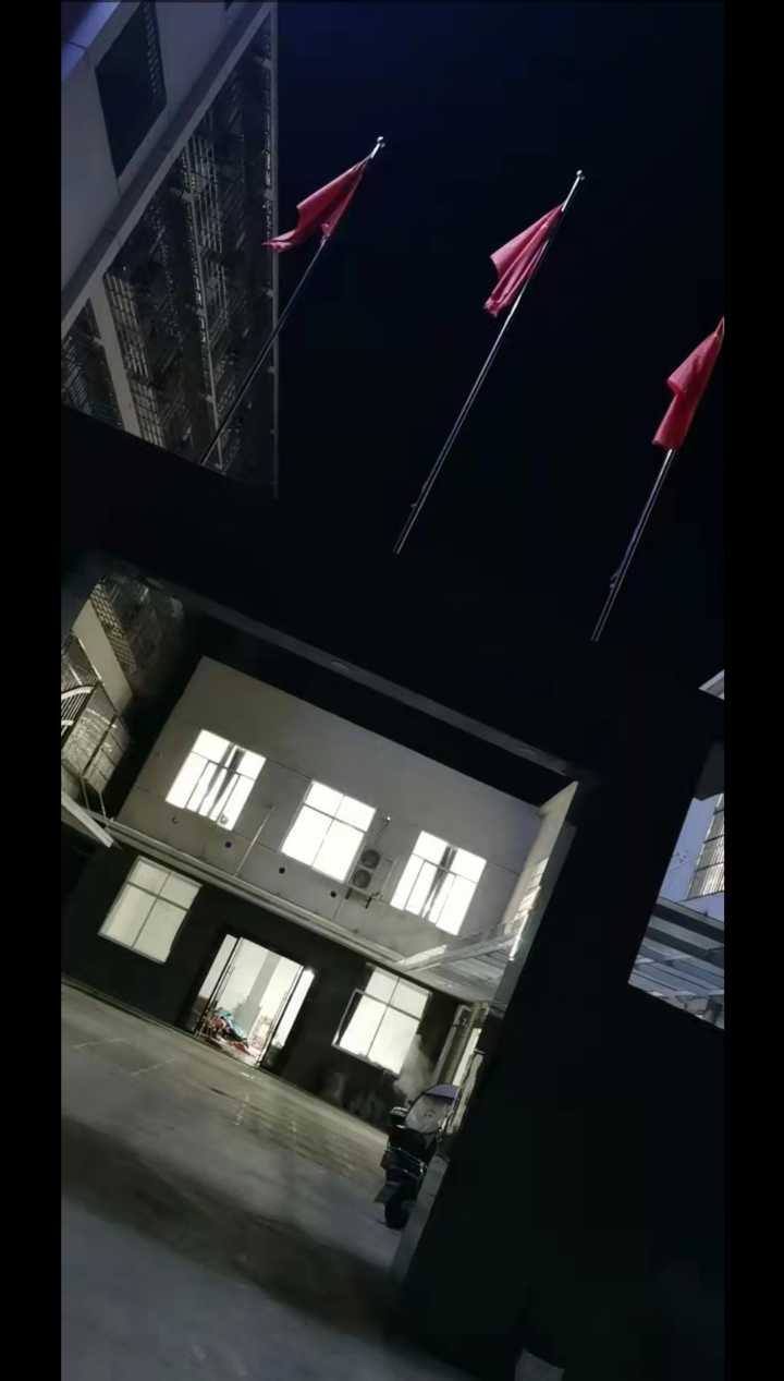 依之轩服饰工厂 招整件车位15名 大烫2名 锁眼2名 钉扣2名