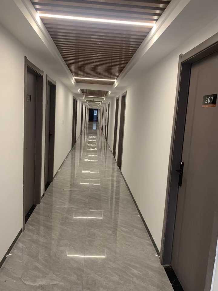 招聘，车工15名，