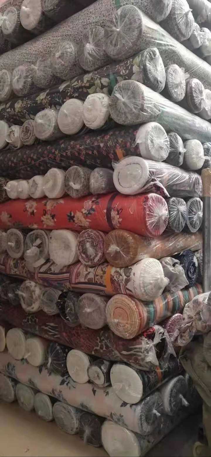 高价回收处理清仓布料 服装 棉衣 羽绒国标50:80:90 羽绒：非标80:90:羽绒