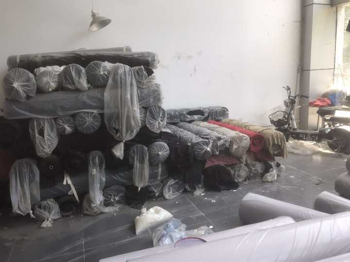 高价回收处理清仓布料，服装，棉衣，羽绒