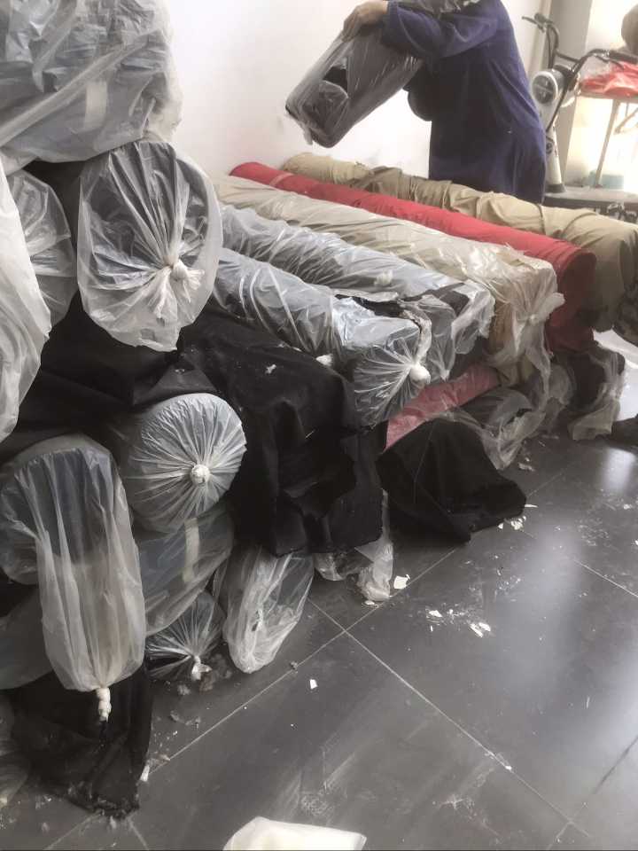 高价回收处理清仓布料，服装，棉衣，羽绒