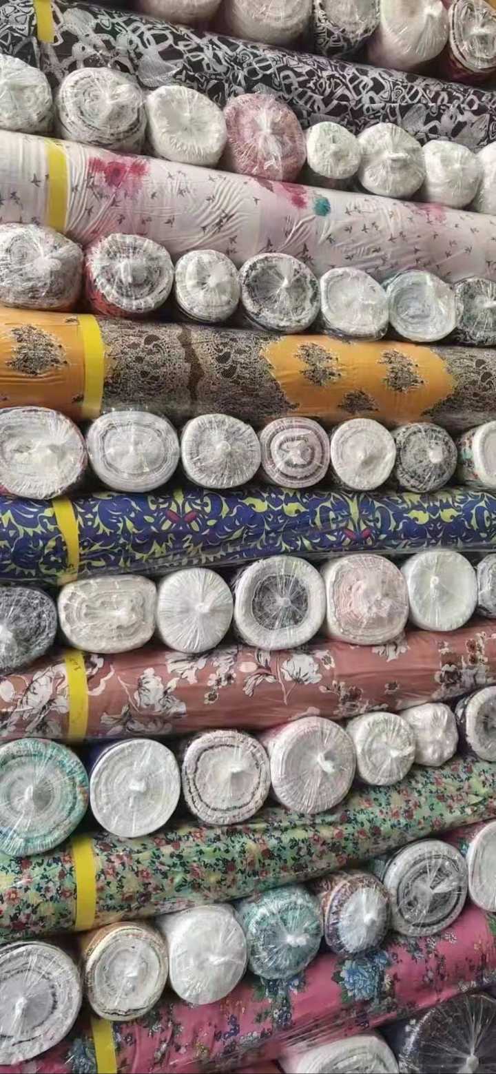 高价回收处理布料国标羽绒50：80：90：非标80:90:回收服装:羽绒服:棉袄