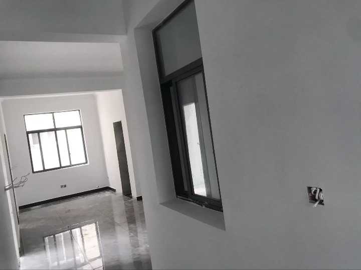 刁东厂房整体出租 钢构两层2100平 有电梯 住房500平砖混4层 单家独院三相电