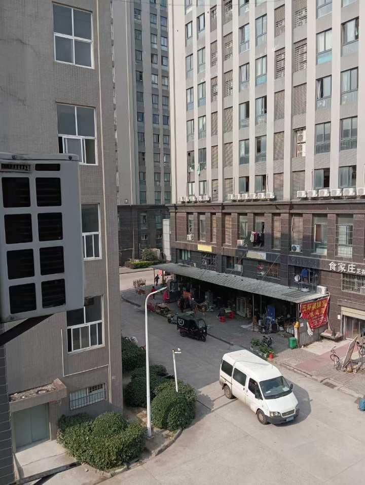 尾部招工：1、大烫1名；2、打枣1名 能做到下月2号