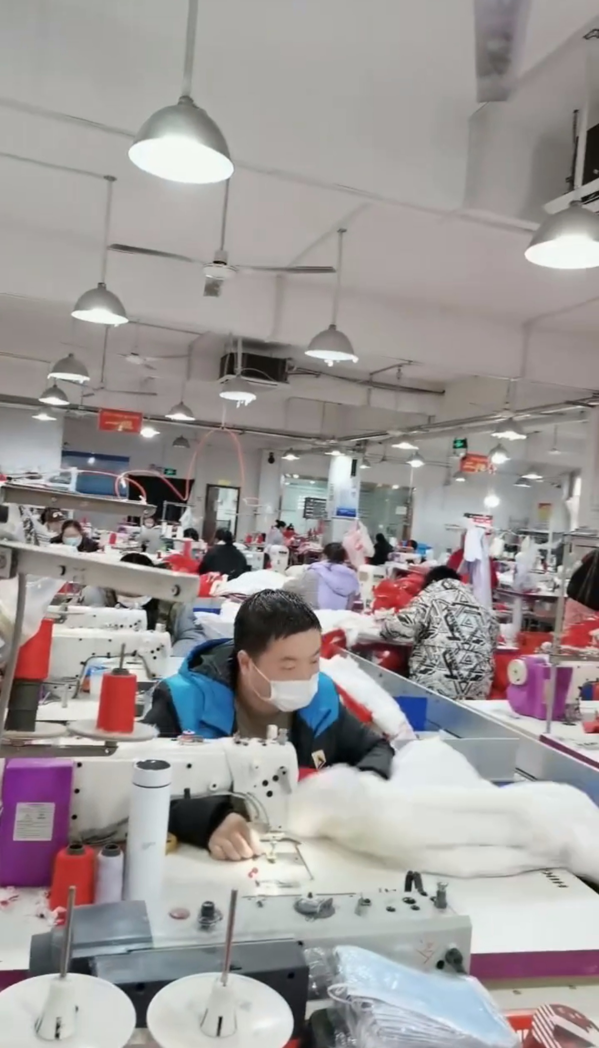 盛世龙威女裤: 招流水车工20名➕10点提成 有主工序可选 星期六休息 月底发工资