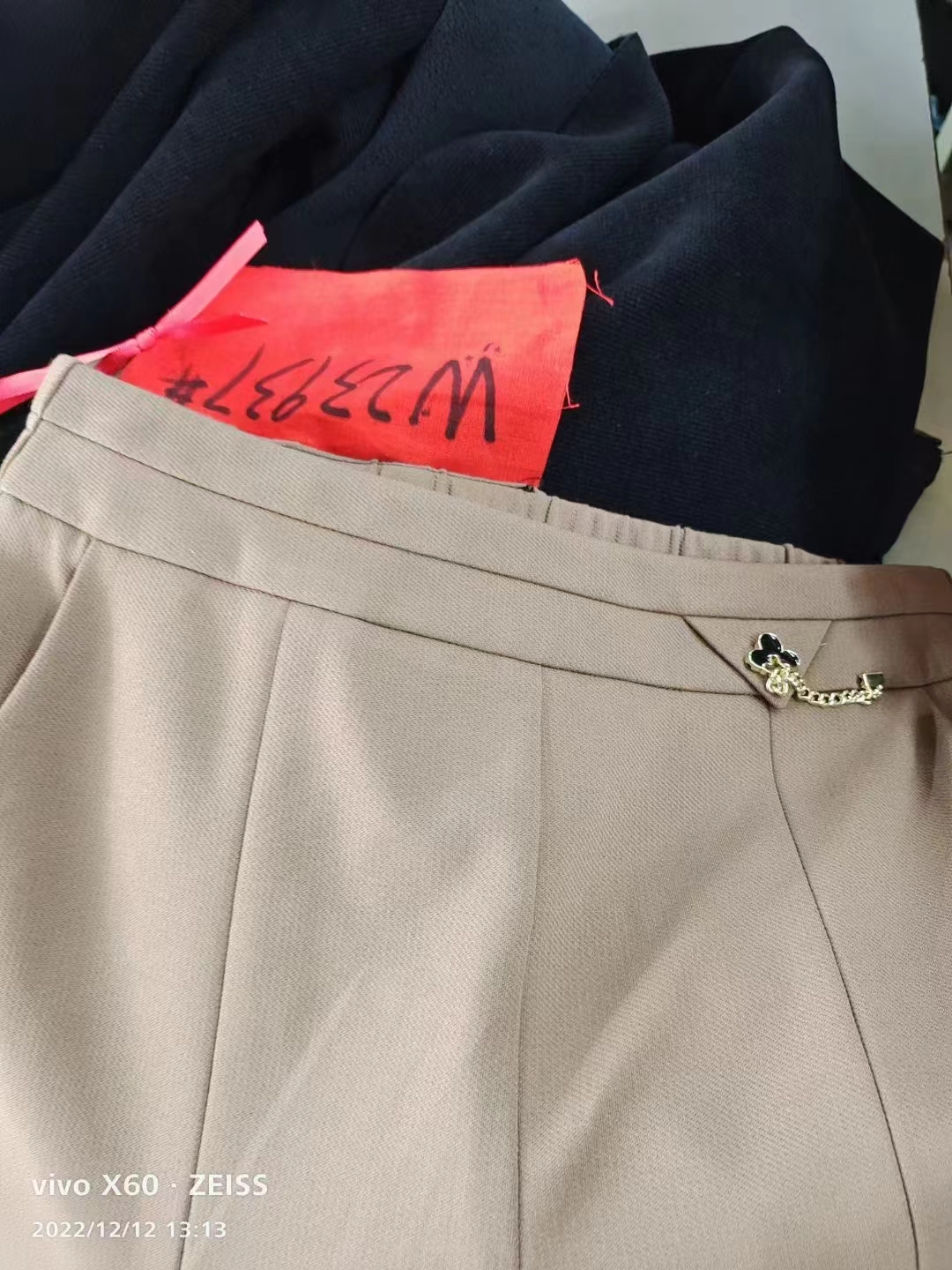 盘龙城专业女裤：招前片 后片 上腰 合档师傅 工资过万