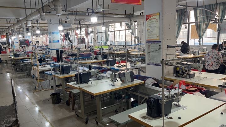 金正茂女装上衣诚招: 车位10名<单人计件或小包流> 都可以 货足粮准