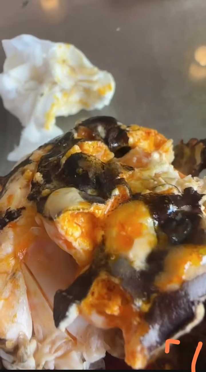 金秋吃蟹正时候，母蟹口感巅峰，蟹黄饱满，咬下去流油，口感饱满鲜甜，欢迎订购