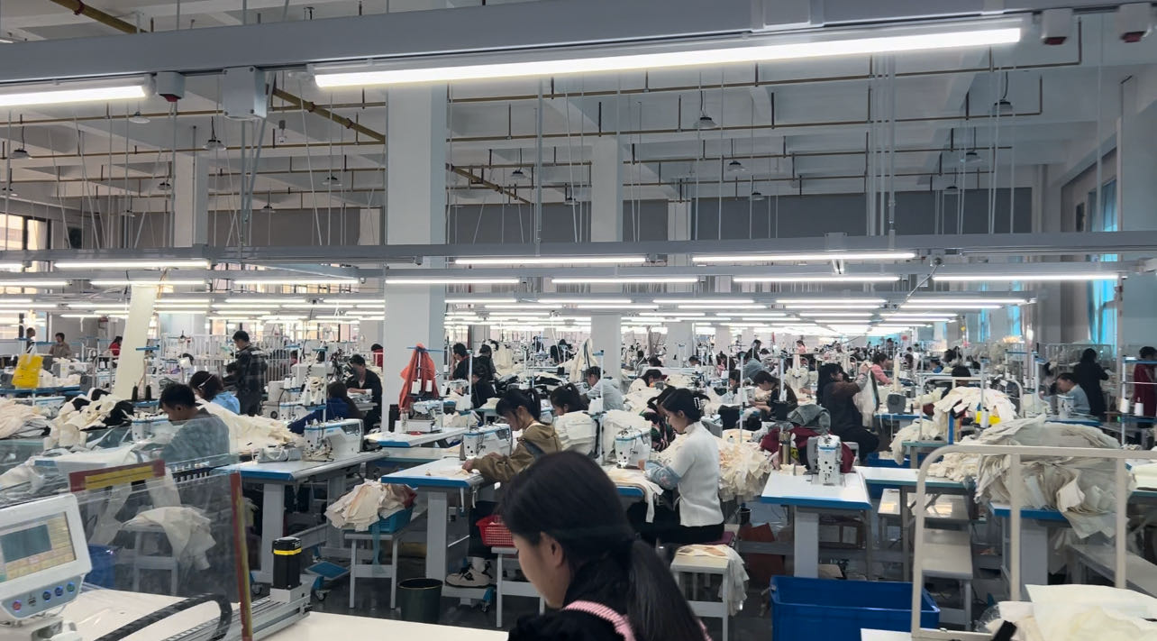 黄冈骆驼户外：熟练热风/热封压胶工，包吃住 五险 1万起，50以内，两年经验