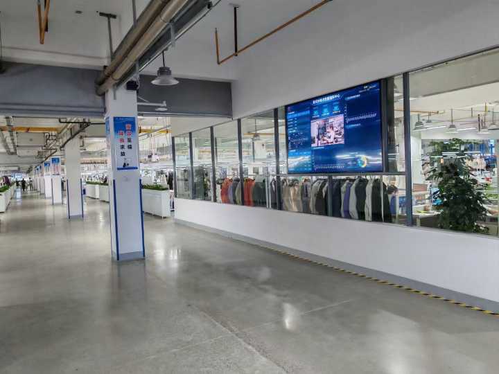 黄冈骆驼户外：车缝组长、流水车缝工、样衣工、热风压胶工，节日有休，包吃住上保险