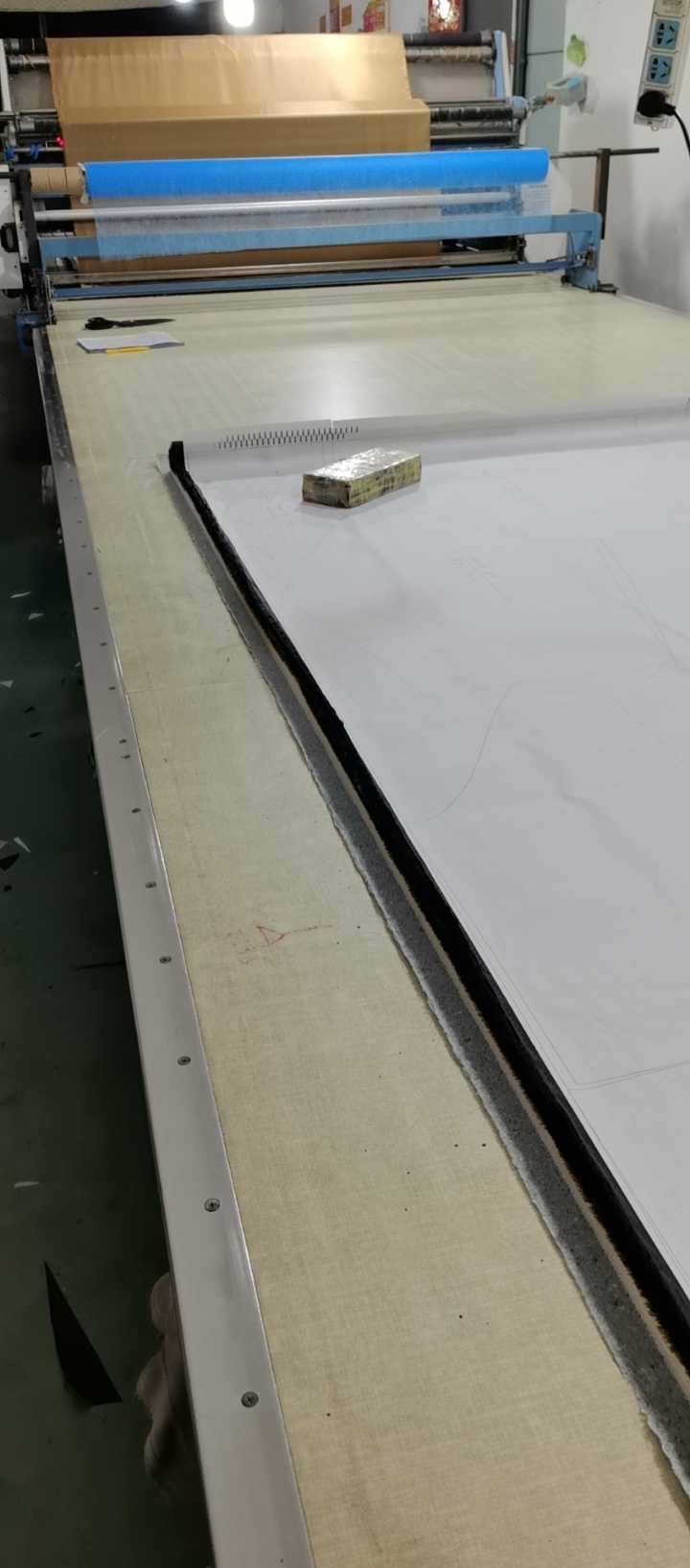 汉川小河村招副裁一名，