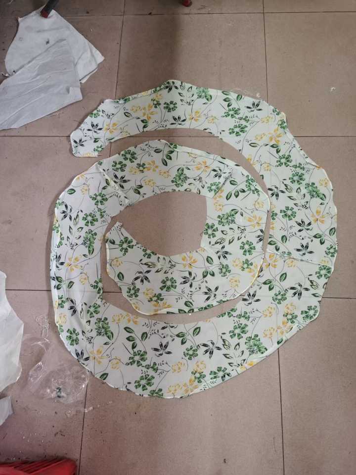 专业卷边，各种形状，各种宽度0.3-2.5公分，可卷厚料。大小单都可接，质量保证，价格合理。