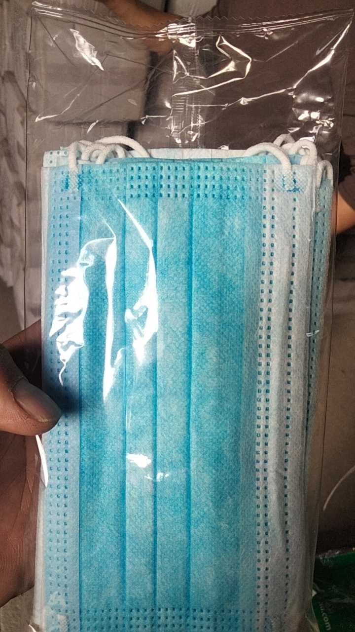 高价回收库存物资：防护服，口罩，隔离衣，口罩机，各种服装机器，压胶机