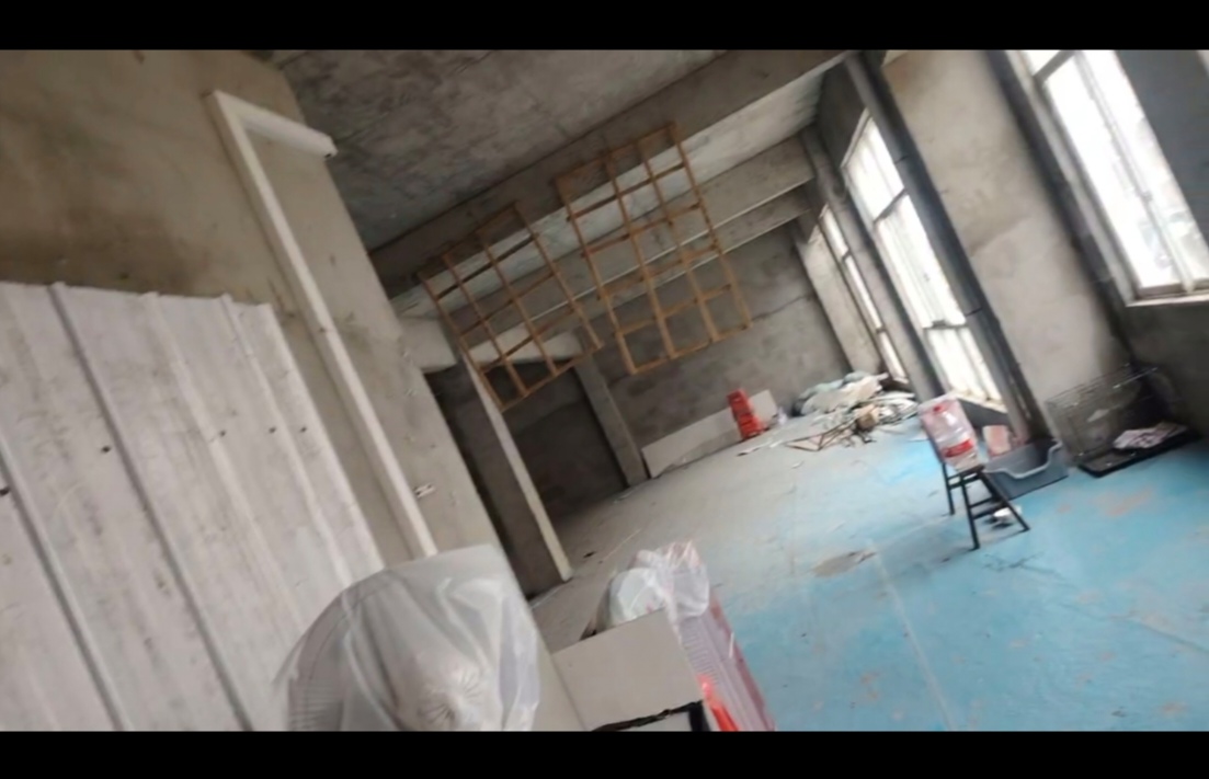 出租和转让，北河步行街 4间店面 300平，二楼有六间500平，三楼有六百平，棋牌室与足浴店一体的店铺转让